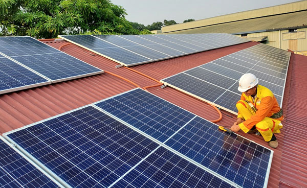 ĐIện mặt trời lưu trữ đắt hơn là vì sao